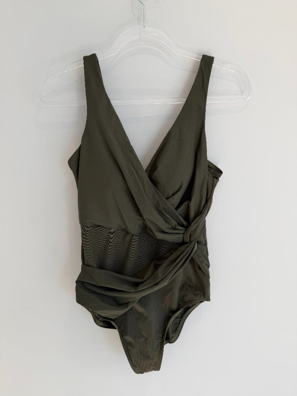 • Miraclesuit Illusionists Circe One Piece Swimsuit Olive Green Size 14 EUC